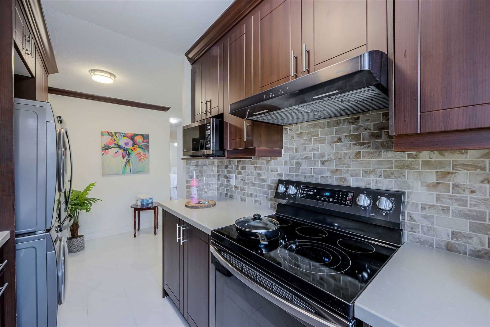 Townhouse sold at 216-5 Sunny Glenway Glwy, Toronto, Flemingdon Park, M3C2Z5 - MLS: C5375511