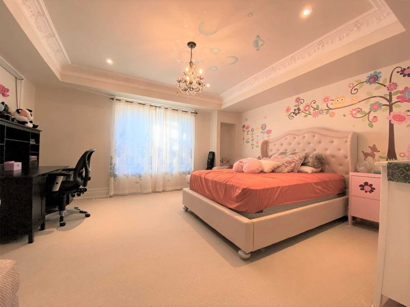 16 Brian Cliff Dr, Toronto, M3B2G2 | Image 2