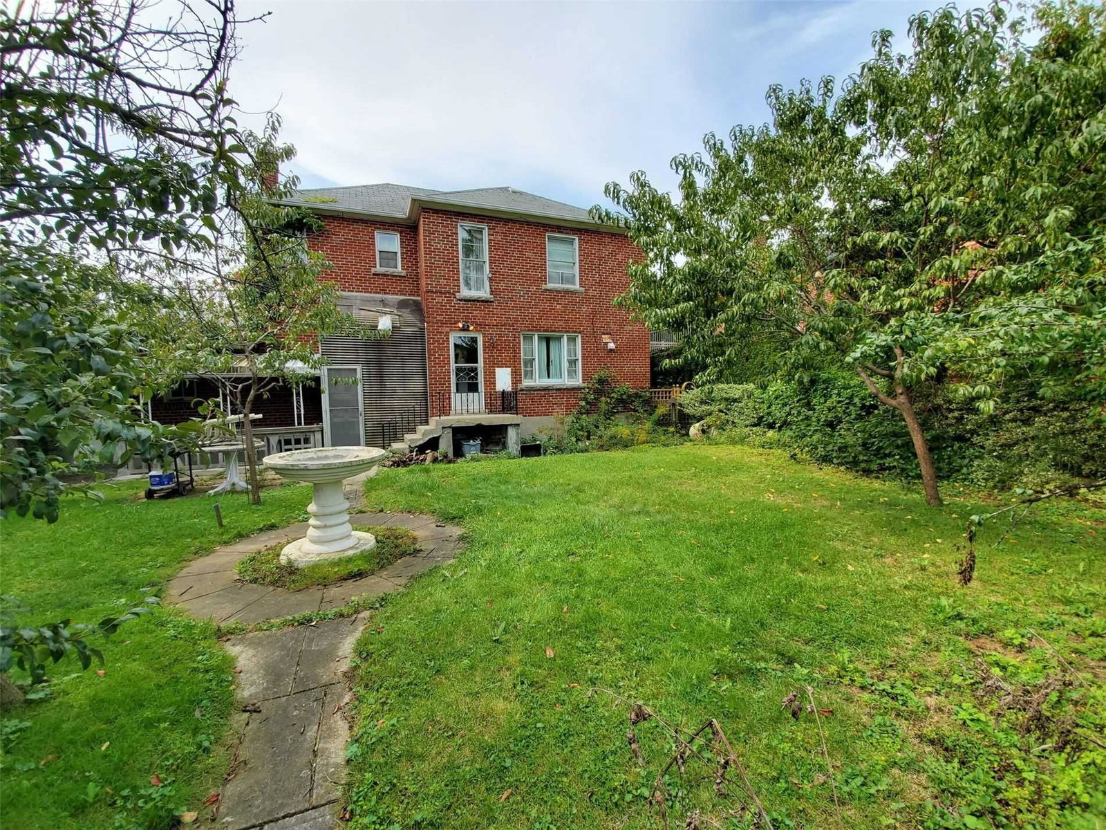 Listing Image 7