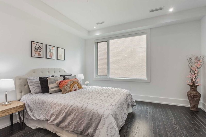 5A Sylvan Ave, Toronto, M6H 0C4 | Image 2