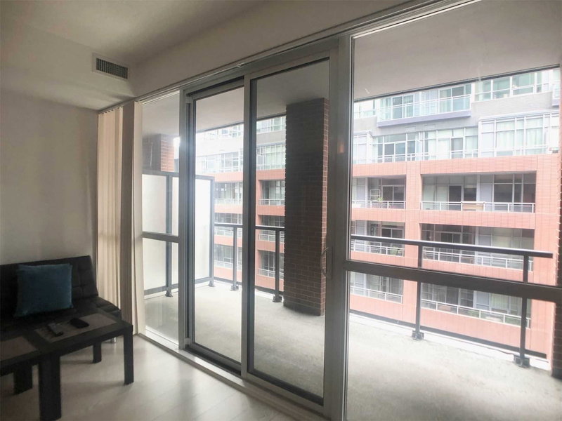 513 - 20 Bruyeres Mews, Toronto, M5V 0G8 | Image 2