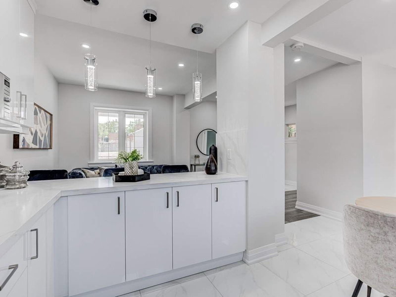 70 Clovelly Ave, Toronto, M6C1Y3 | Image 2