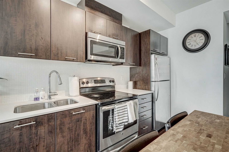 1901 - 20 Bruyeres Mews, Toronto, M5V0G8 | Image 2