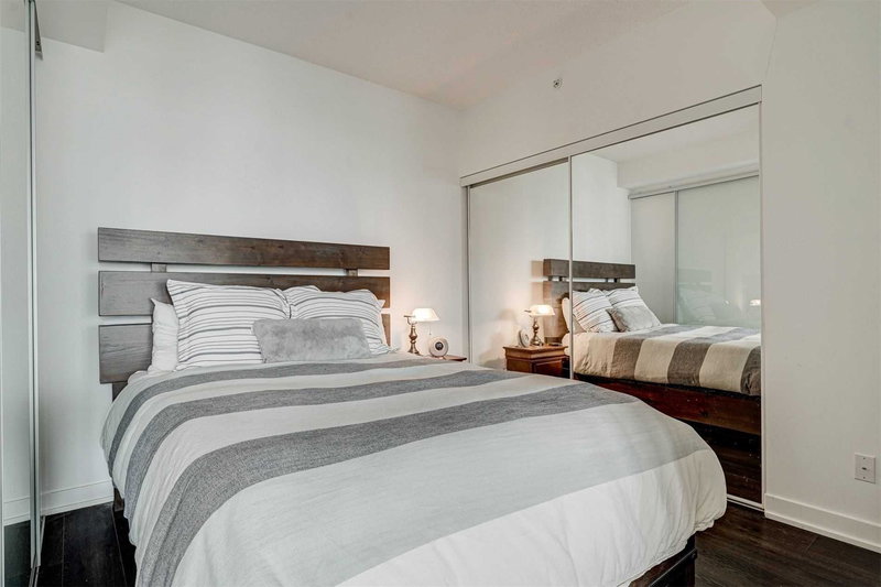 1901 - 20 Bruyeres Mews, Toronto, M5V0G8 | Image 3