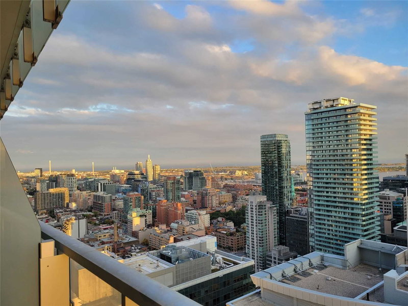 3208 - 197 Yonge St, Toronto, M5B1M4 | Image 3