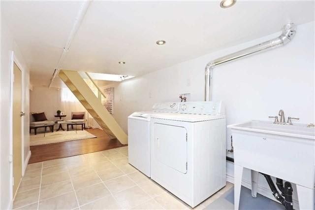 Main - 662 Dundas St W, Toronto, M5T1H9 | Image 2