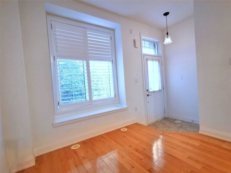 38 Raffeix Lane, Toronto, M5A0G5 | Image 3