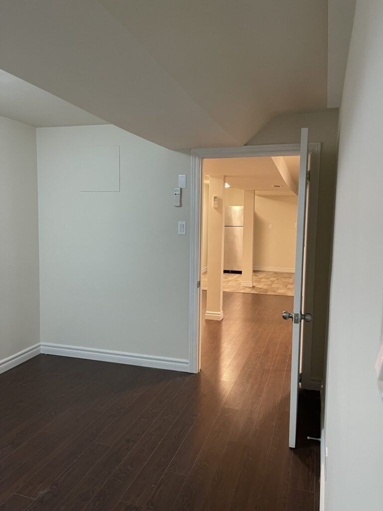 Lower - 287 Palmerston Ave, Toronto, M6J2J3 | Image 2