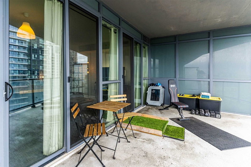 1901 - 20 Bruyeres Mews, Toronto, M5V0G8 | Image 2