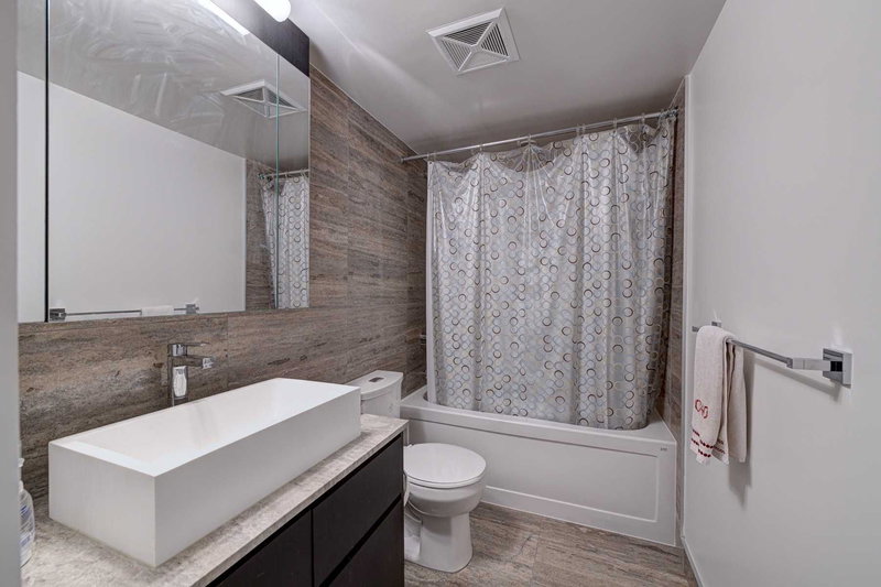 G9 - 112 Fort York Blvd, Toronto, M5V 4A3 | Image 3