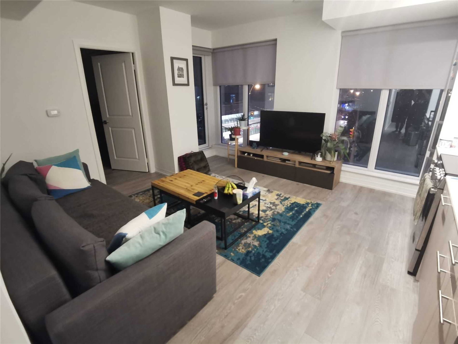 Listing Image 4