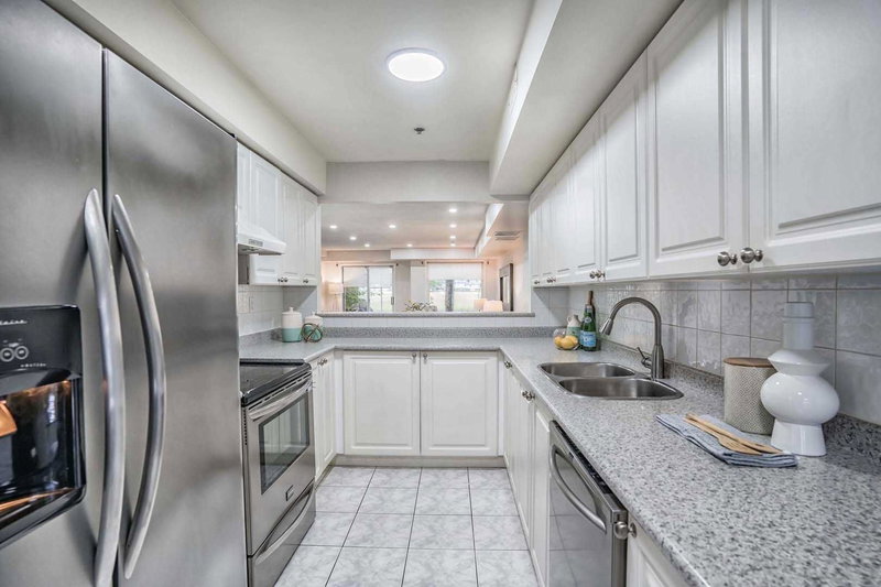 11 - 988 Sheppard Ave W, Toronto, M3H2T6 | Image 2