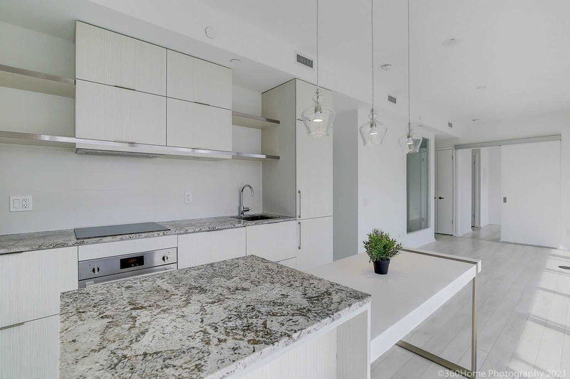 2709 - 197 Yonge St, Toronto, M5B1M4 | Image 3