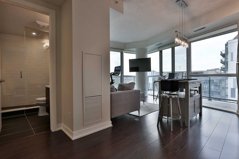 1103 - 20 Bruyeres Mews, Toronto, M5V0G8 | Image 3