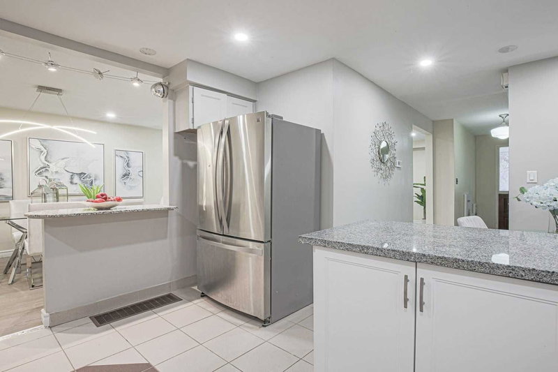 19 Clancy Dr, Toronto, M2J 2V7 | Image 3