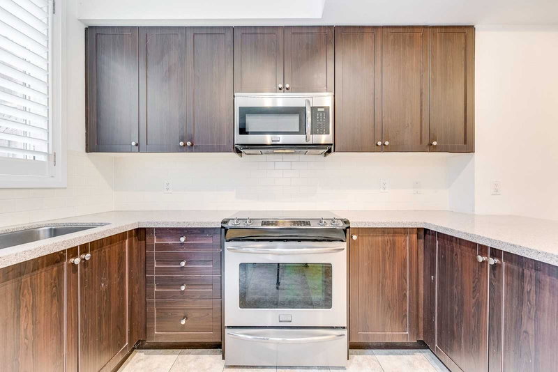 38 Raffeix Lane, Toronto, M5A0G5 | Image 2
