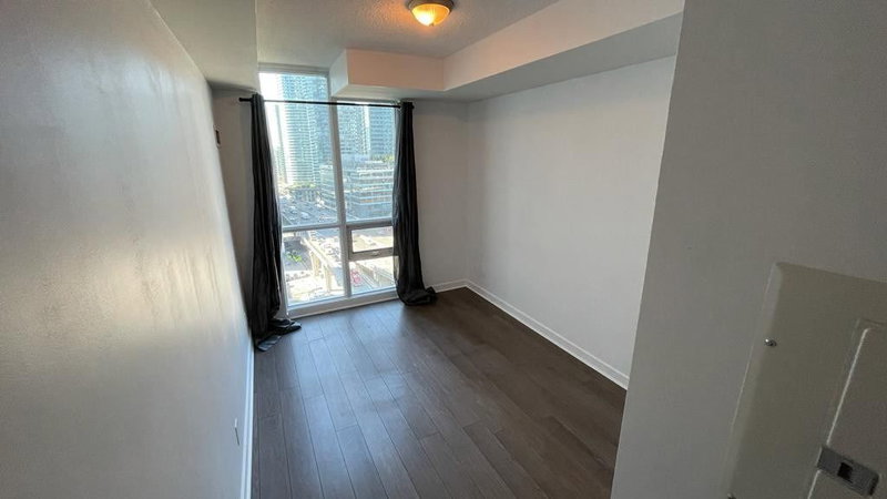 1611 - 18 Harbour St, Toronto, M5J2Z6 | Image 2