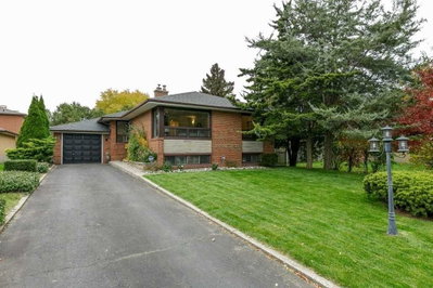 Detached House sold at 49 Halkin Crescent, Toronto, Ontario, M4A1M8 - Victoria Village - MLS: C5428534