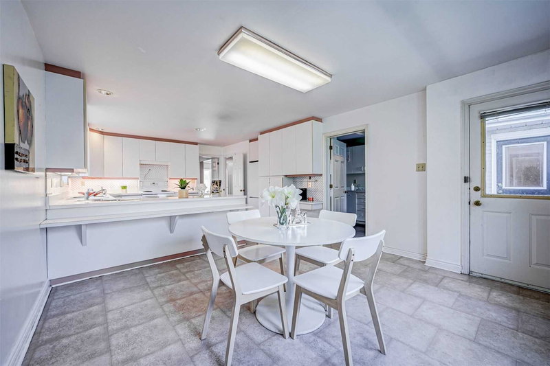 44 Frontenac Ave, Toronto, M5N1Z7 | Image 2
