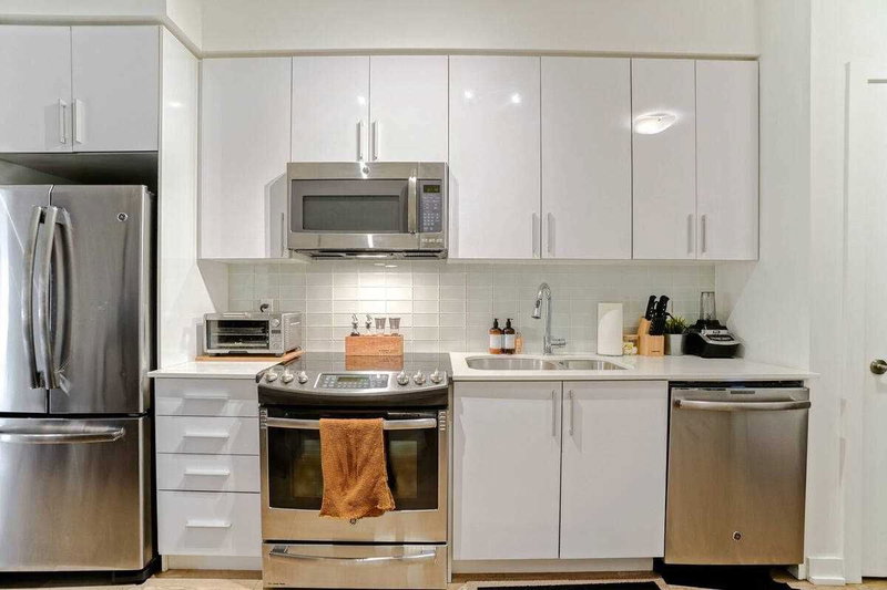 311 - 20 Bruyeres Mews, Toronto, M5V0G8 | Image 3