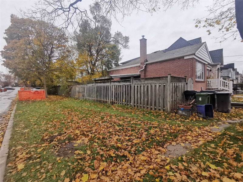 204 Cameron Ave, Toronto, M2N1E5 | Image 2