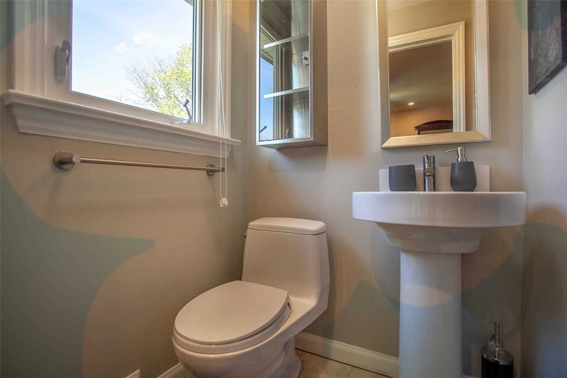 190 Northwood Dr, Toronto, M2M2K4 | Image 2