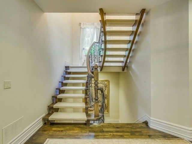 72 Owen Blvd, Toronto, M2P1G3 | Image 2