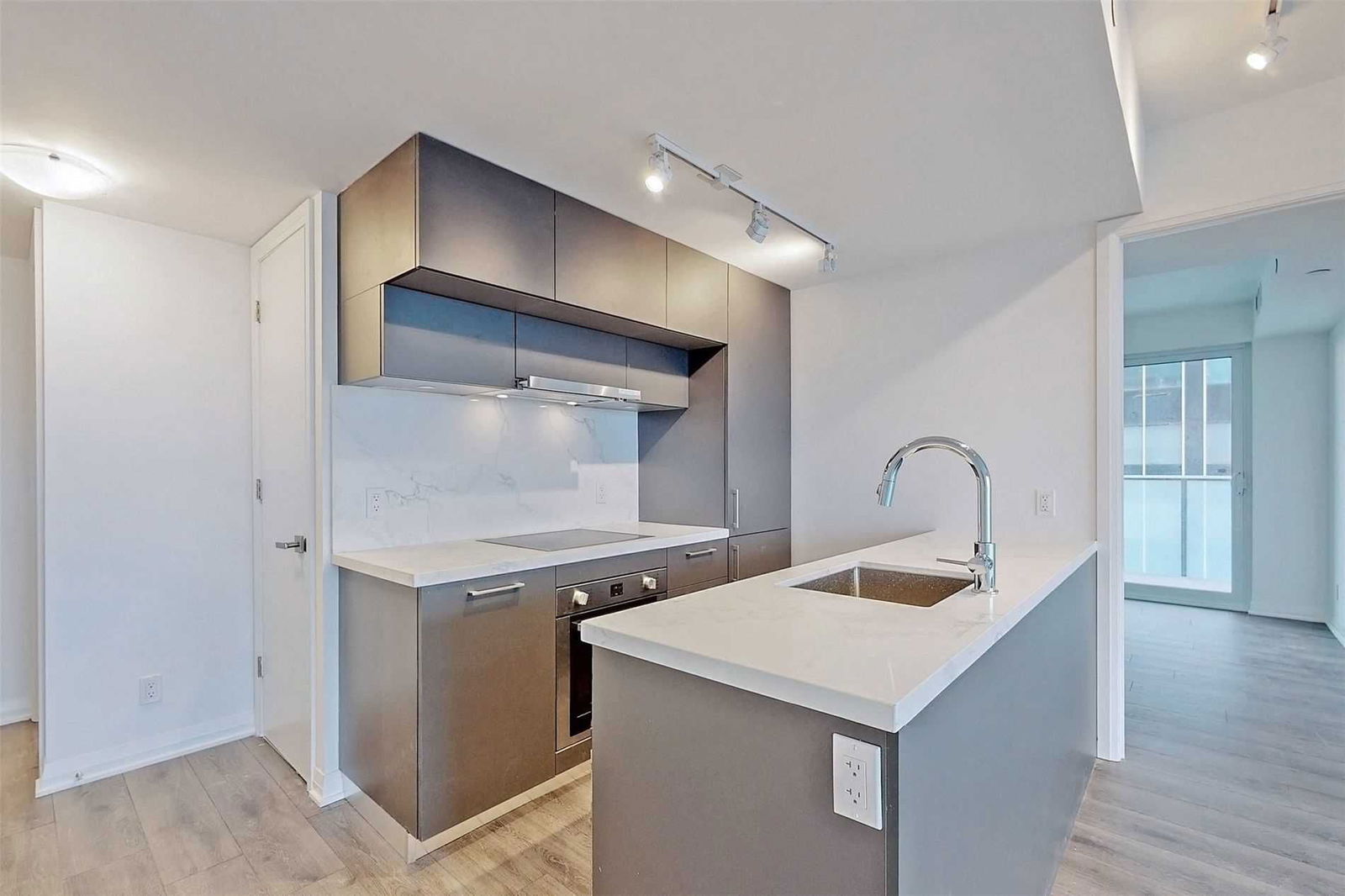 Condo leased at 1504-99 Foxbar Road, Toronto, Yonge-St. Clair, M4V0B2 - MLS: C5436769