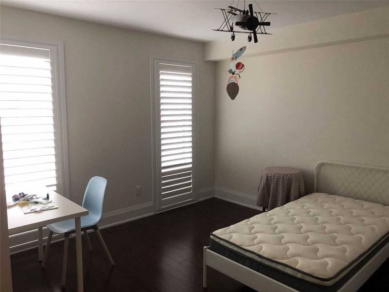 15 Kenneth Wood Cres, Toronto, M2N0K3 | Image 2