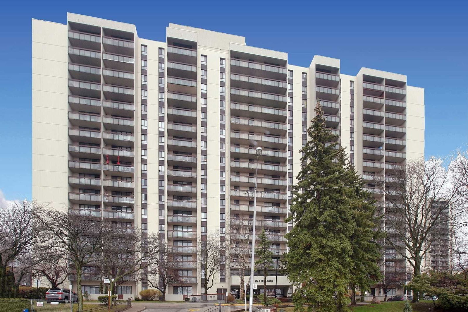 Condo sold at 1408-177 Linus Road, Toronto, Don Valley Village, M2J 4S5 - MLS: C5440628