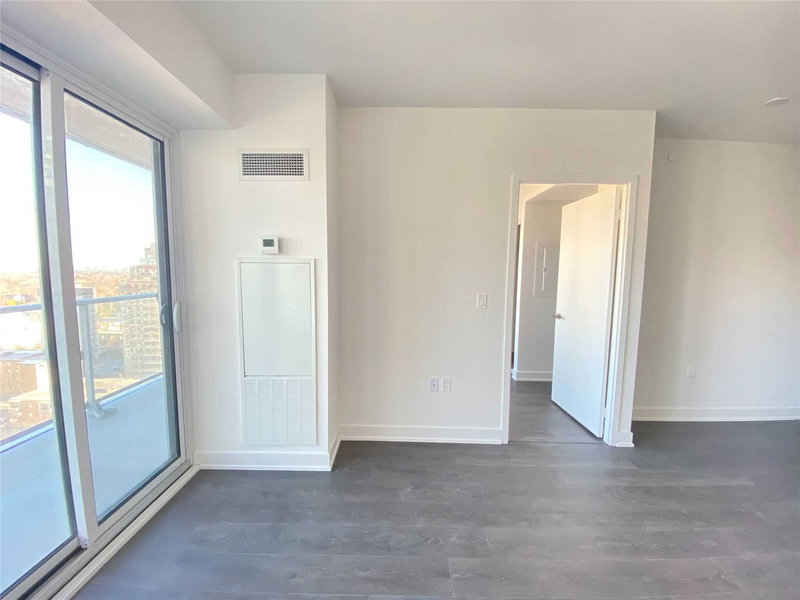 1611 - 99 Broadway Ave, Toronto, M4P 0E3 | Image 2