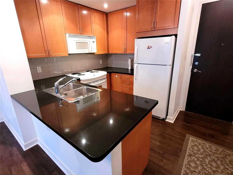 Ph5 - 85 Bloor St E, Toronto, M4W3Y1 | Image 2