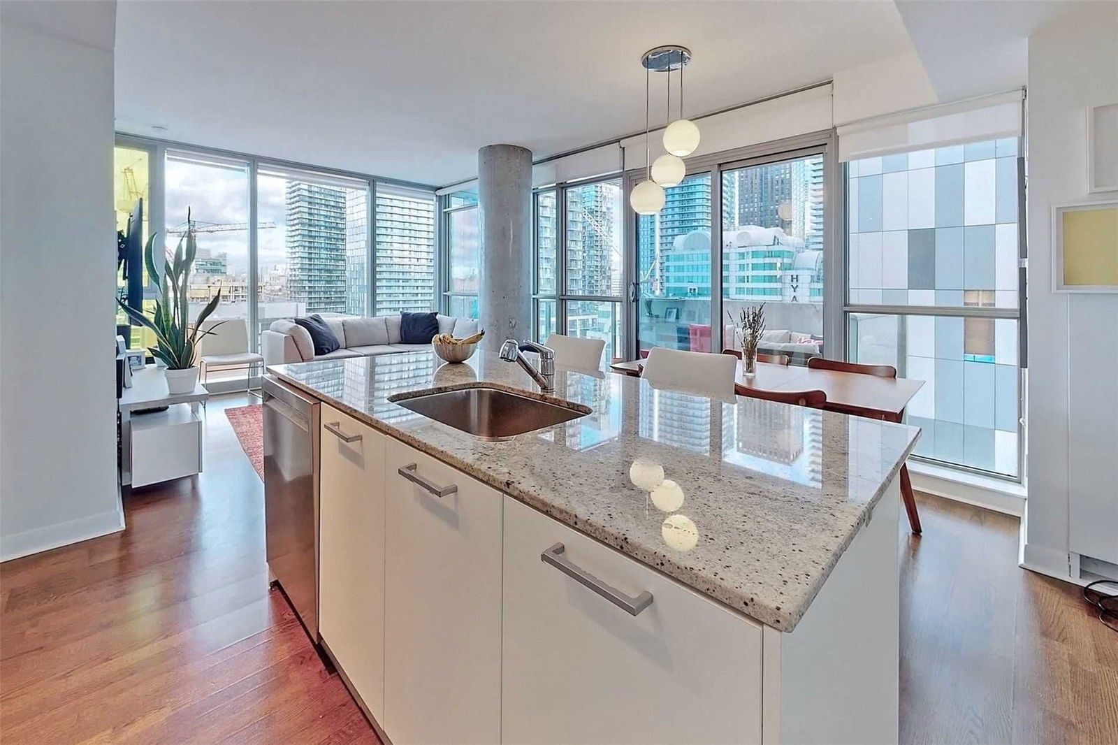 Condo leased at 1907-375 King Street, Toronto, Waterfront Communities C1, M5V 1K1 - MLS: C5443114