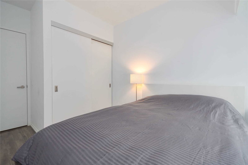 1105 - 197 Yonge St, Toronto, M5B1M4 | Image 3