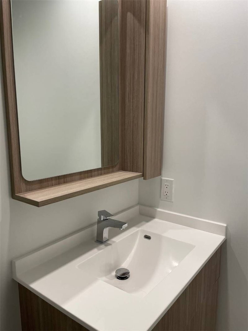 2316 - 75 Canterbury Pl, Toronto, L6C0L8 | Image 2