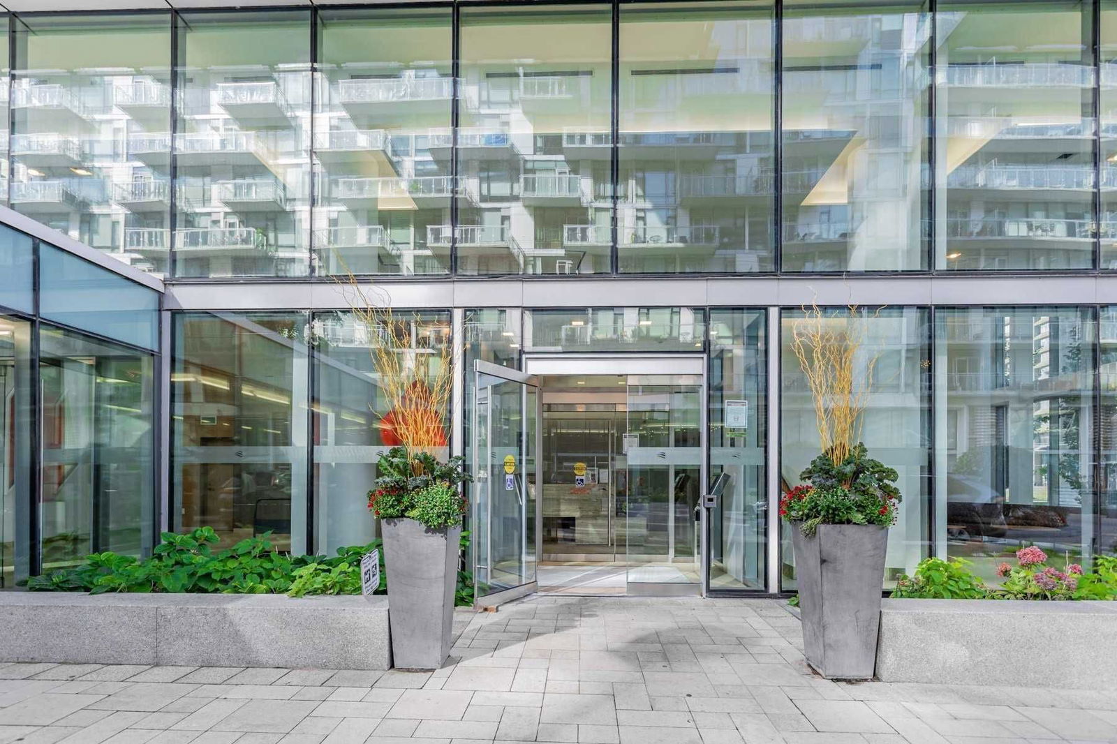 Condo sold at 1018-39 Queens Quay, Toronto, Waterfront Communities C1, M5E0A5 - MLS: C5452239