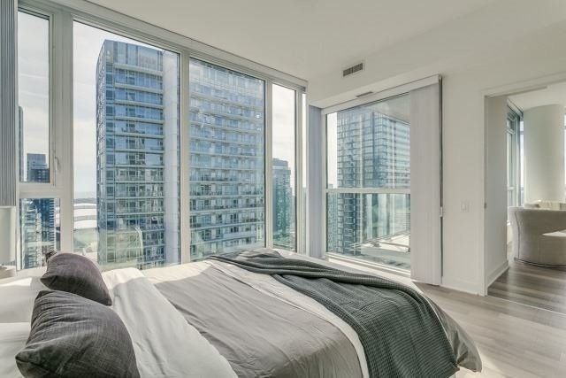 3711 - 290 Adelaide St W, Toronto, M5V1P6 | Image 3