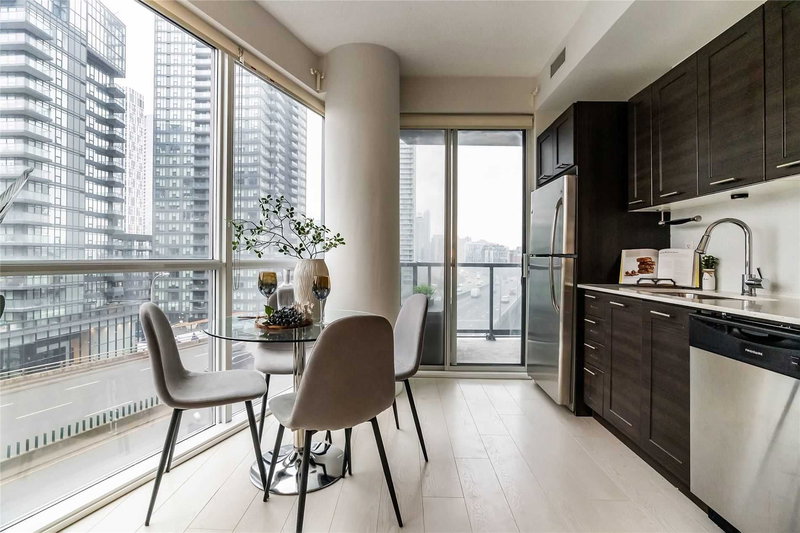 906 - 20 Bruyeres Mews, Toronto, M5V0G8 | Image 2