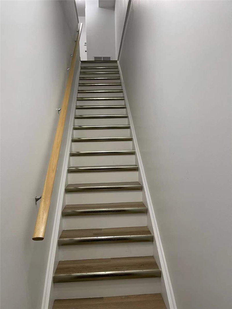 Upper - 422 Queen St W, Toronto, M5V2A7 | Image 2