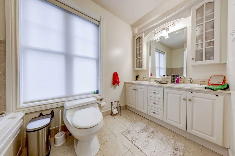 34 Haddon St, Toronto, M5M3M9 | Image 2