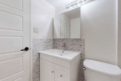 Unit 1005 — 177 Linus Rd, Toronto - Don Valley Village image-0-1