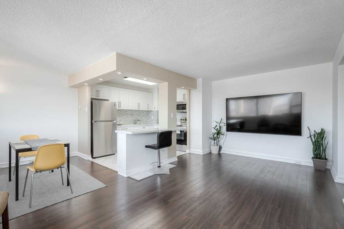 Condo sold at 1807-100 Leeward Glwy, Toronto, Flemingdon Park, M3C2Z1 - MLS: C5478352