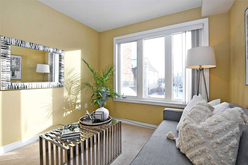 201 - 80 Aerodrome Cres, Toronto, M4G 4J1 | Image 2