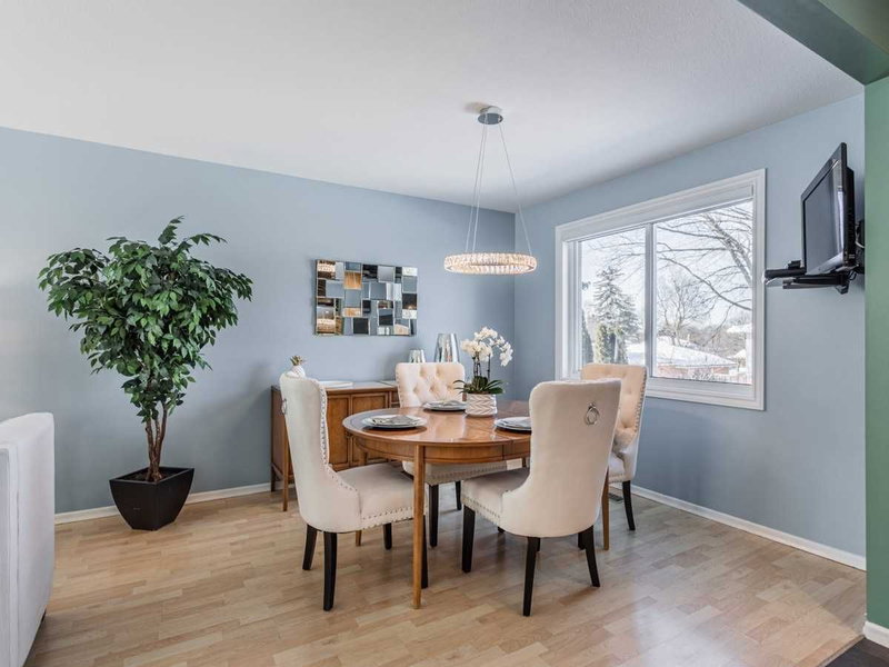 24 Meadowglade Cres, Toronto, M2J1C7 | Image 2