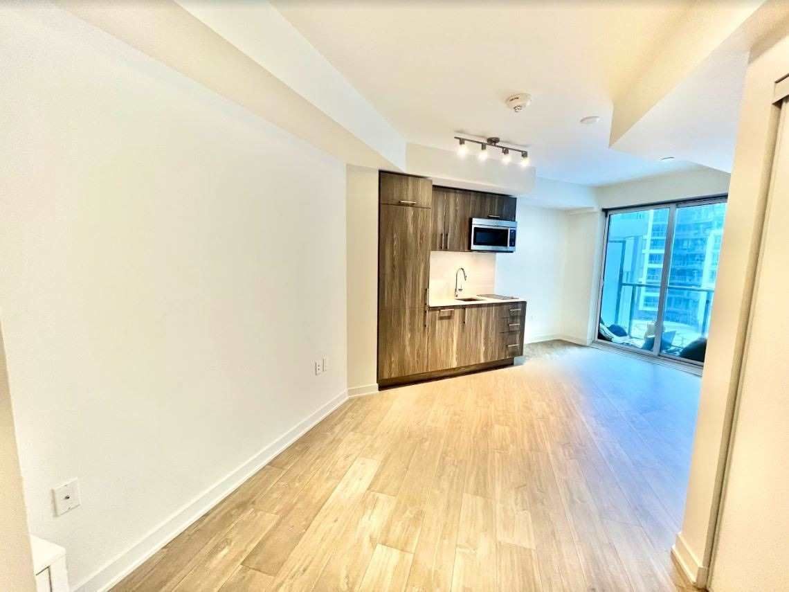 Condo leased at 501W-27 Bathurst Street, Toronto, Waterfront Communities C1, M5V2P1 - MLS: C5488337