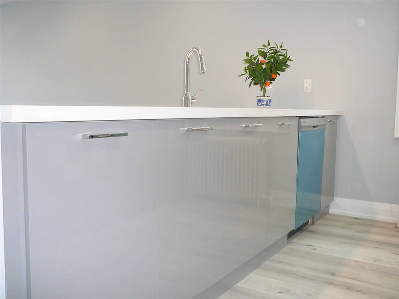 22 - 6 Saranac Blvd, Toronto, M6A2G3 | Image 2