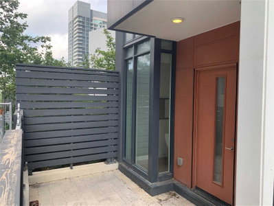 Townhouse sold at Th19-113 Mcmahon Drive, Toronto, Ontario, M2K0E5 - Bayview Village - MLS: C5492088