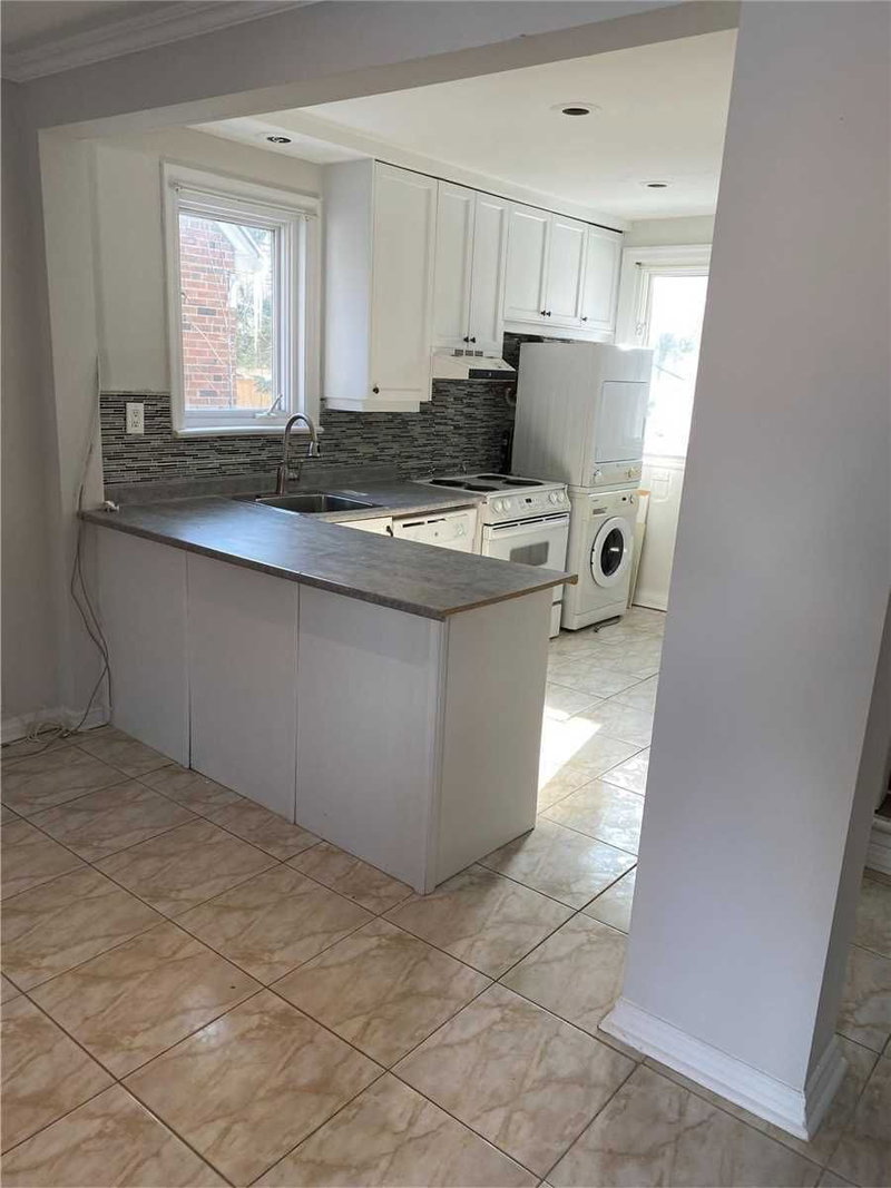 27 Lyndale Dr, Toronto, M2N2X9 | Image 2