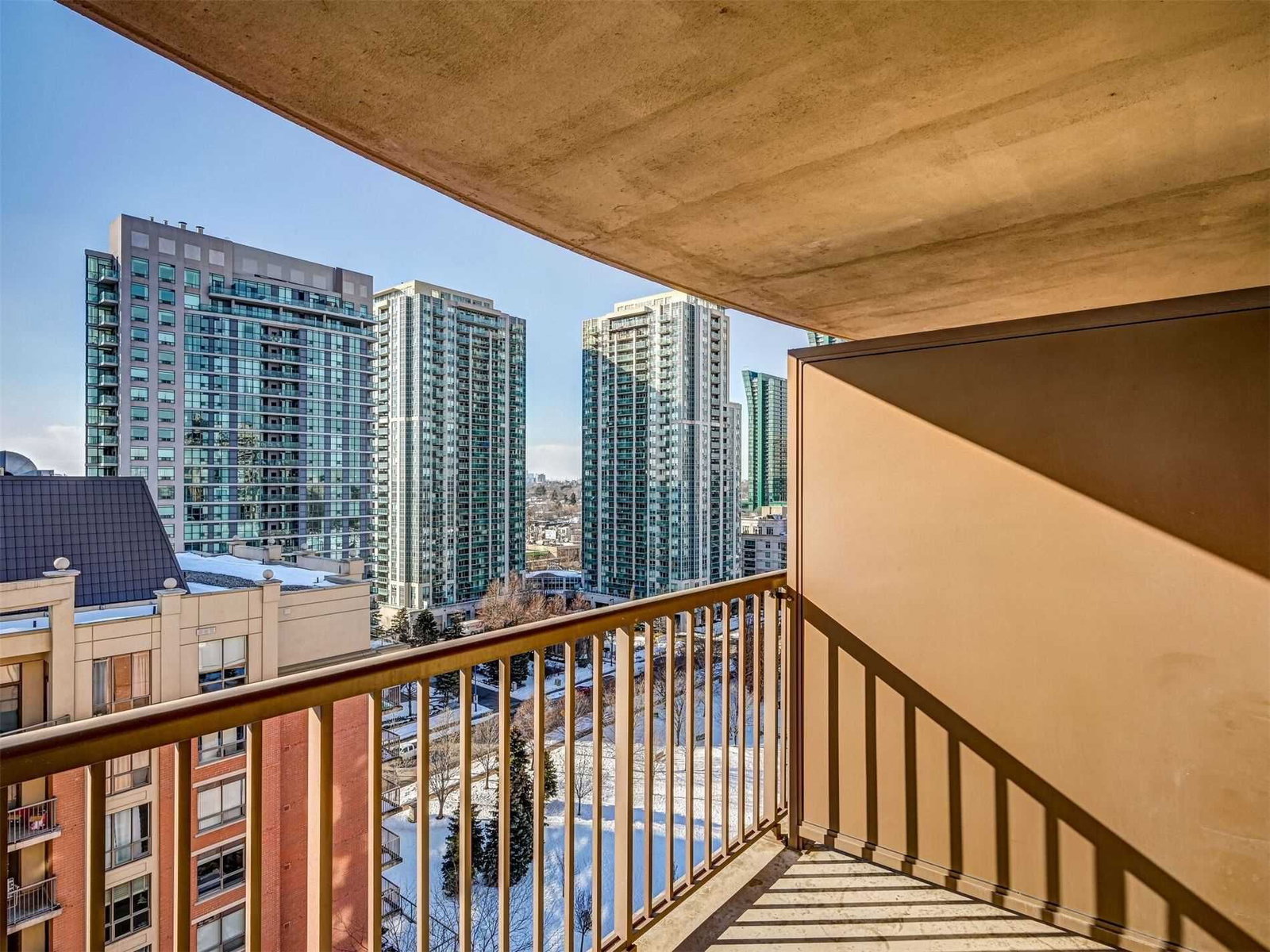 Listing Image 11