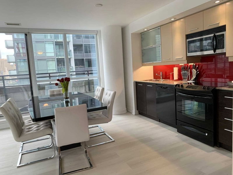 815 - 8 Telegram Mews, Toronto, M5V3Z5 | Image 3